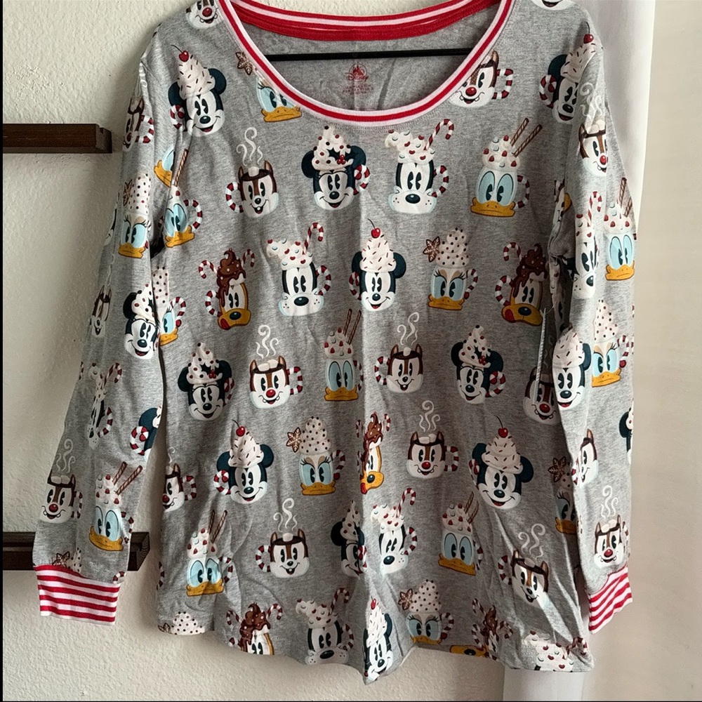 NWT Disney Mickey & Friends Christmas Pajama Set | Authentic Disney Merchandise